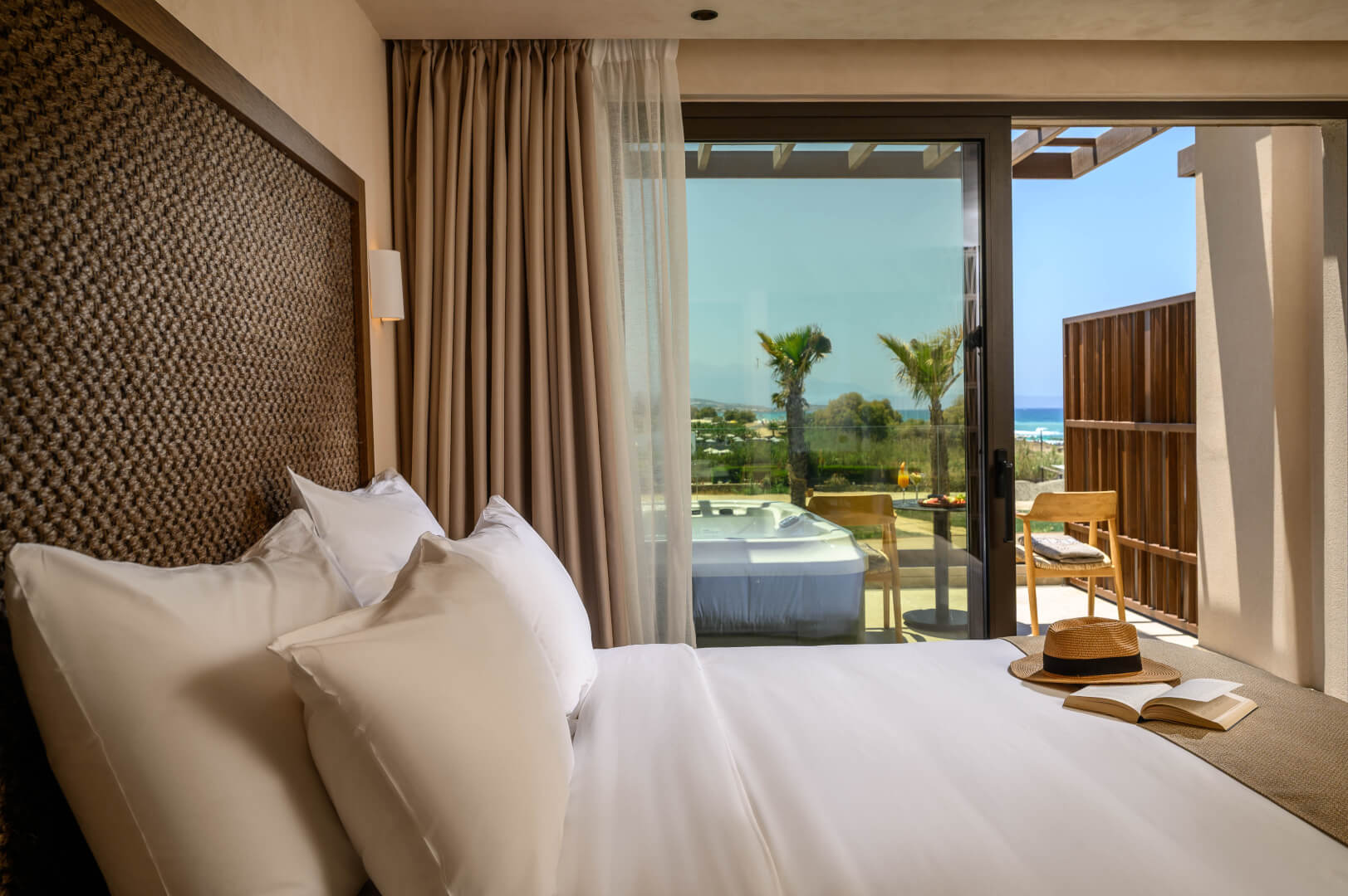 Double Room with Side Sea View & Jacuzzi